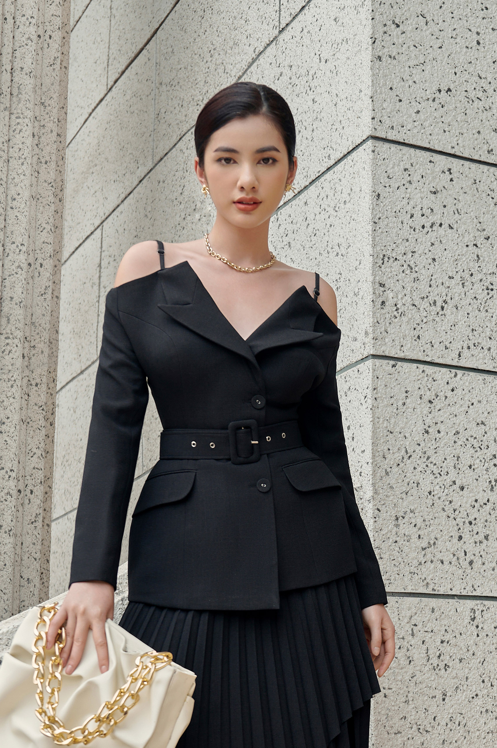 Elodie Black Off-shoulder Blazer