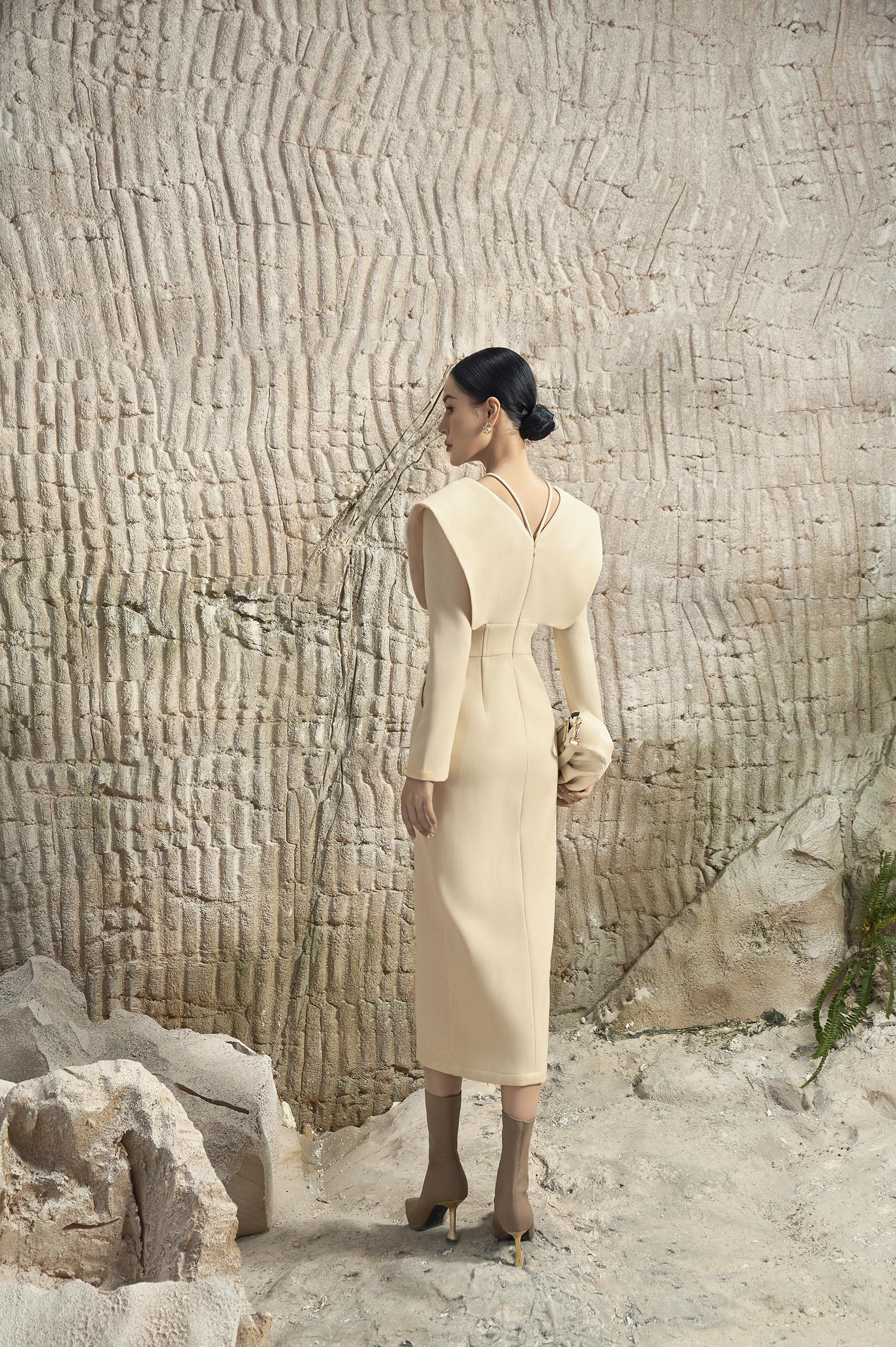 Oriel Cream V-neck Pencil Dress - Image 3