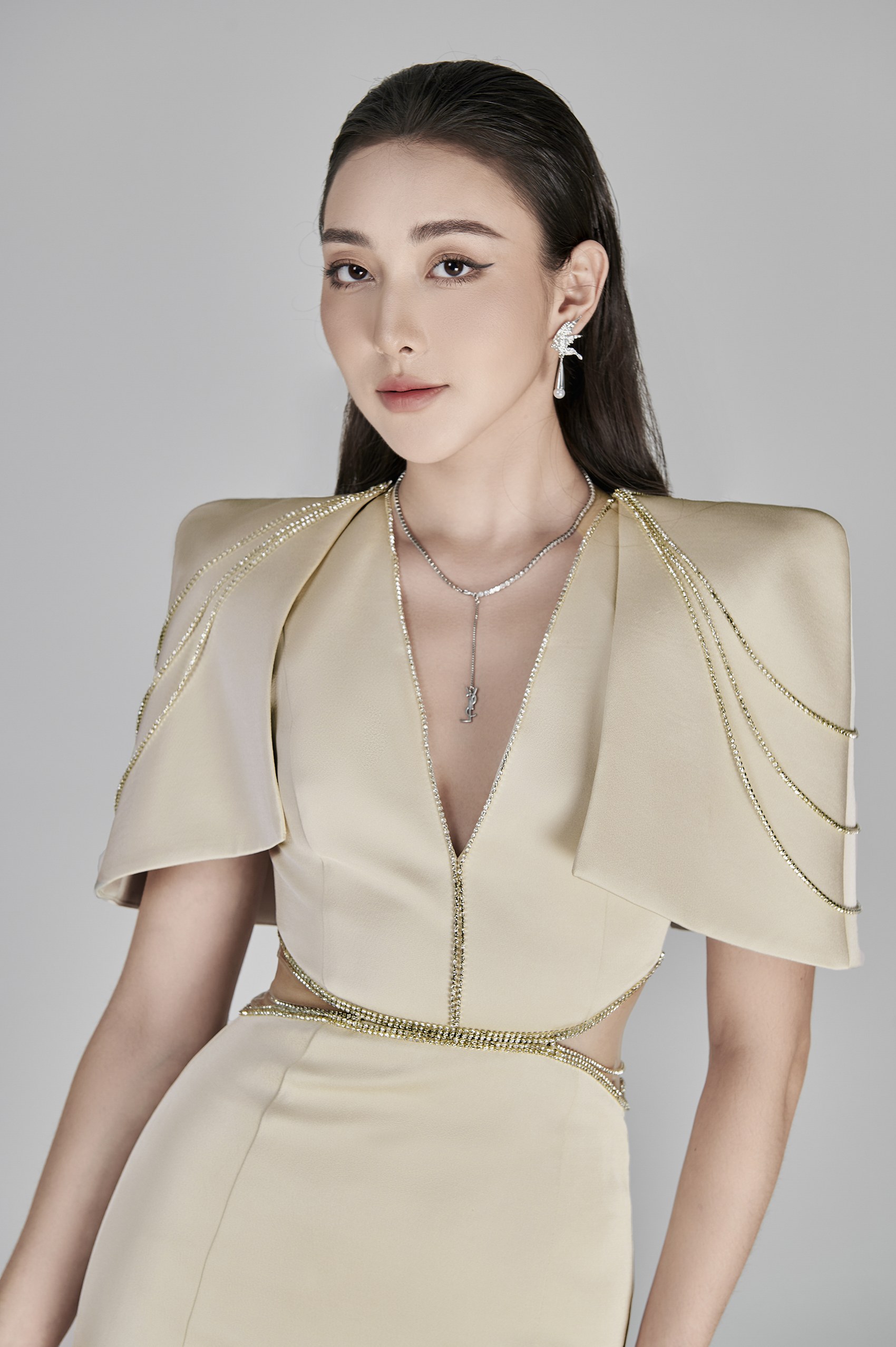 Calista Deep V-neck Fishtail Gown - Image 2