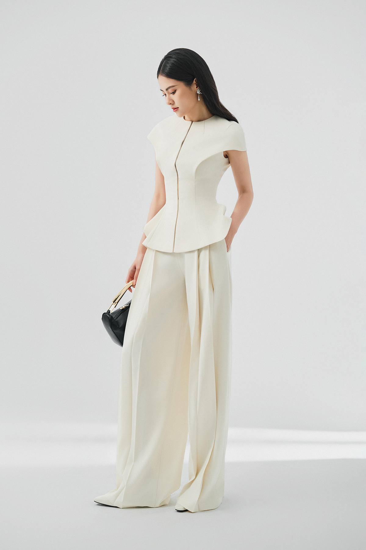 Grainne Cpped Sleeves Peplum Shirt - Image 4