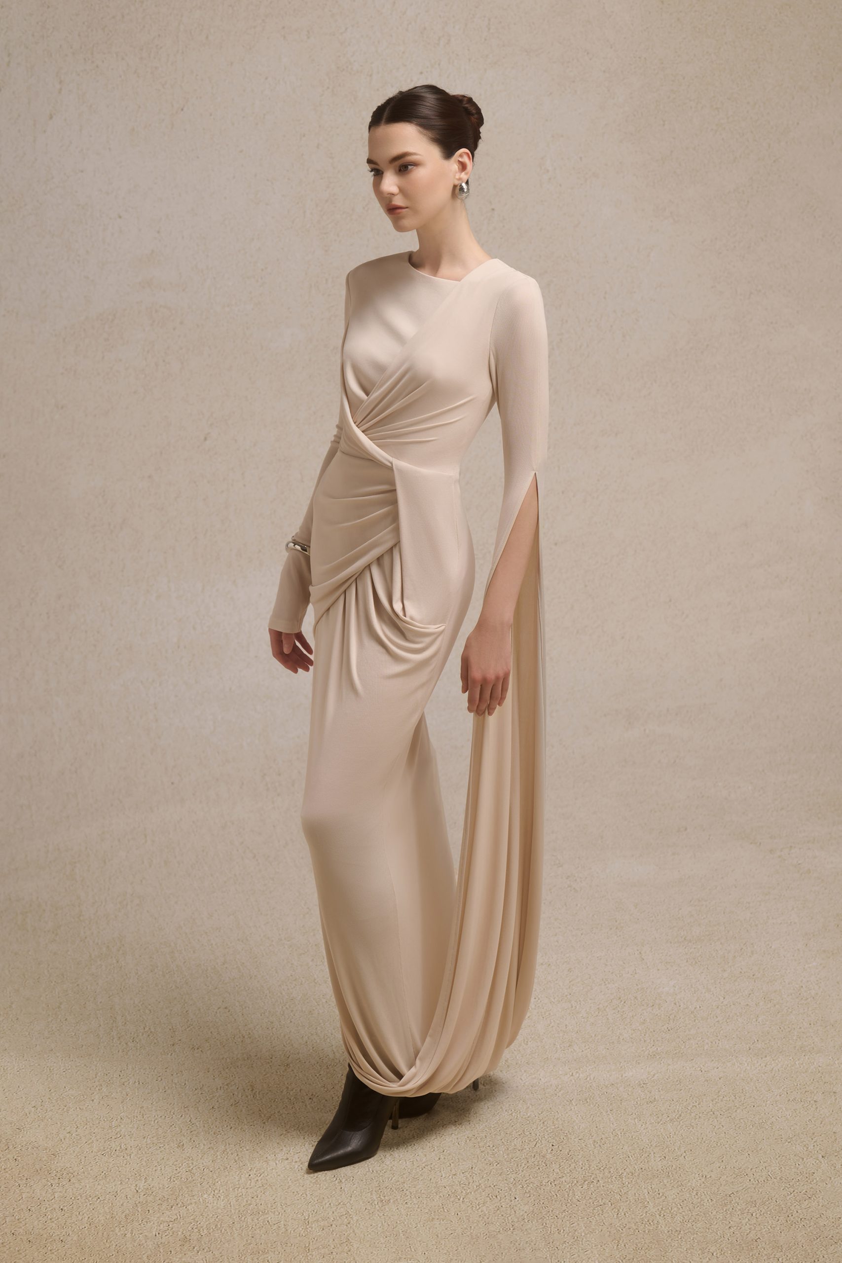 Lunara Tiered Midi in Coconut Cream - Image 9