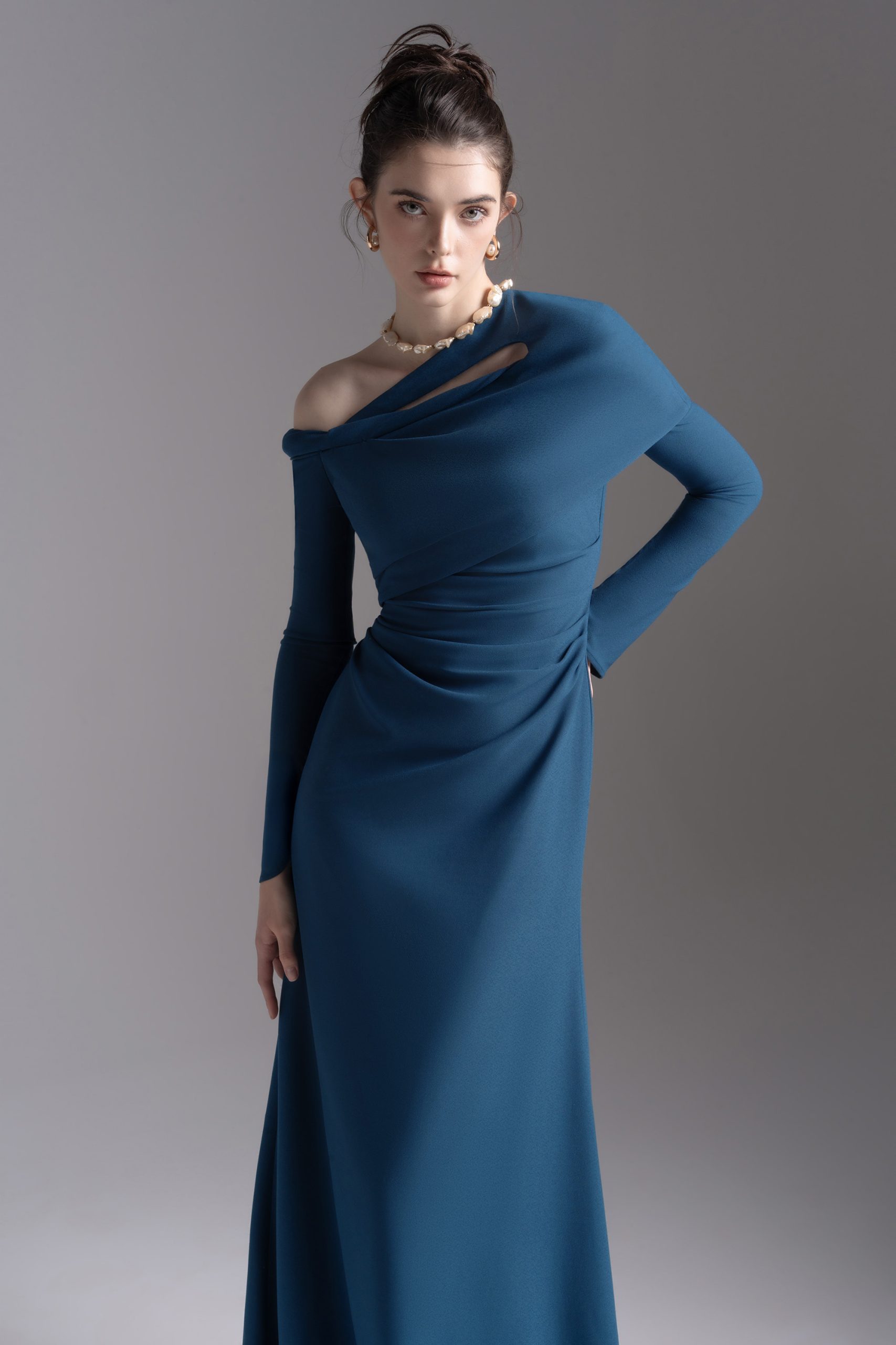 Twist Silhouette Dress - Image 7