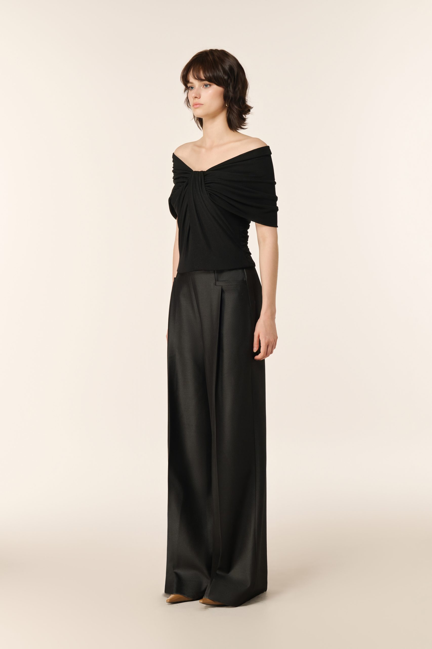Ripple Croptop in Black - Image 2
