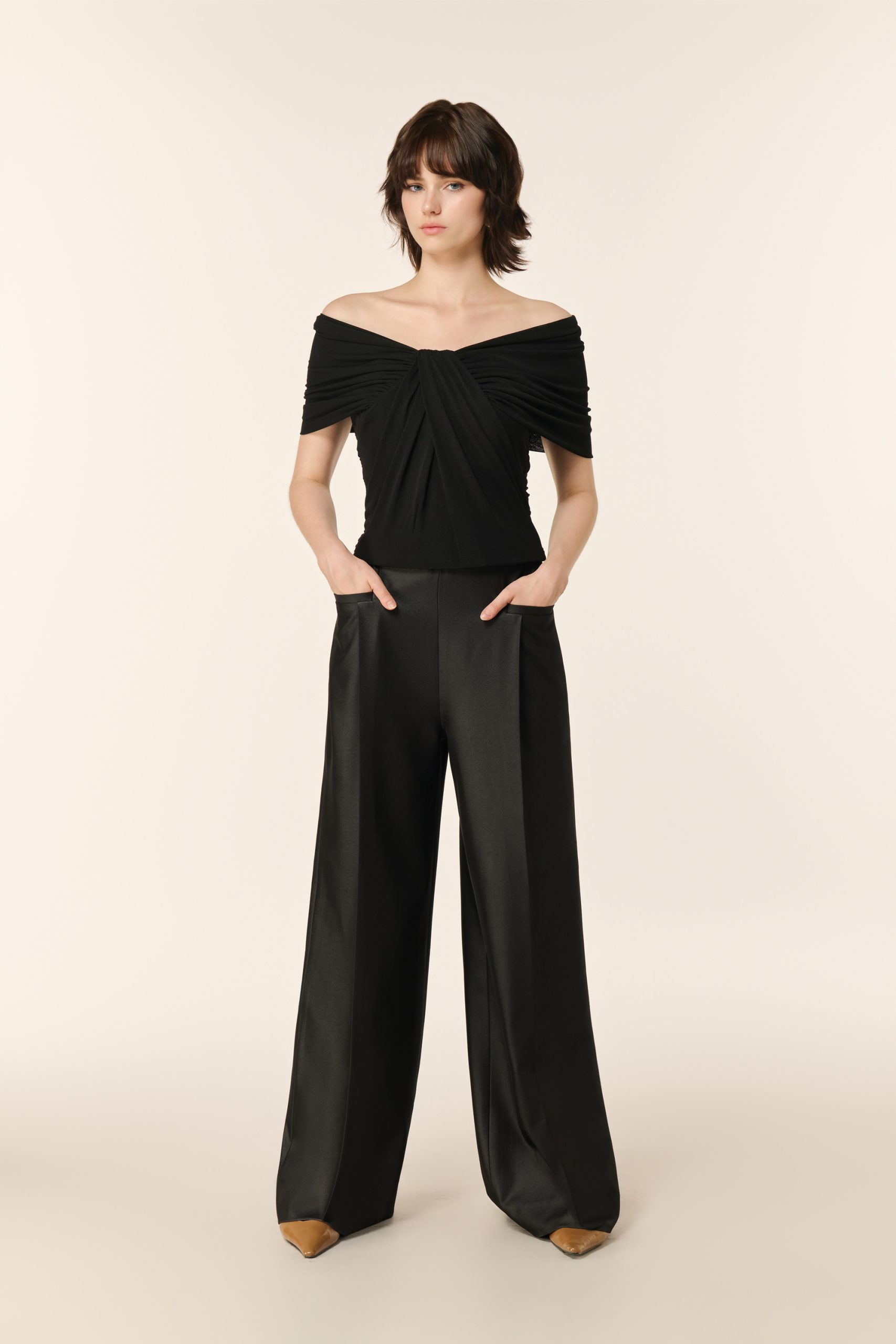 Ripple Croptop in Black - Image 5