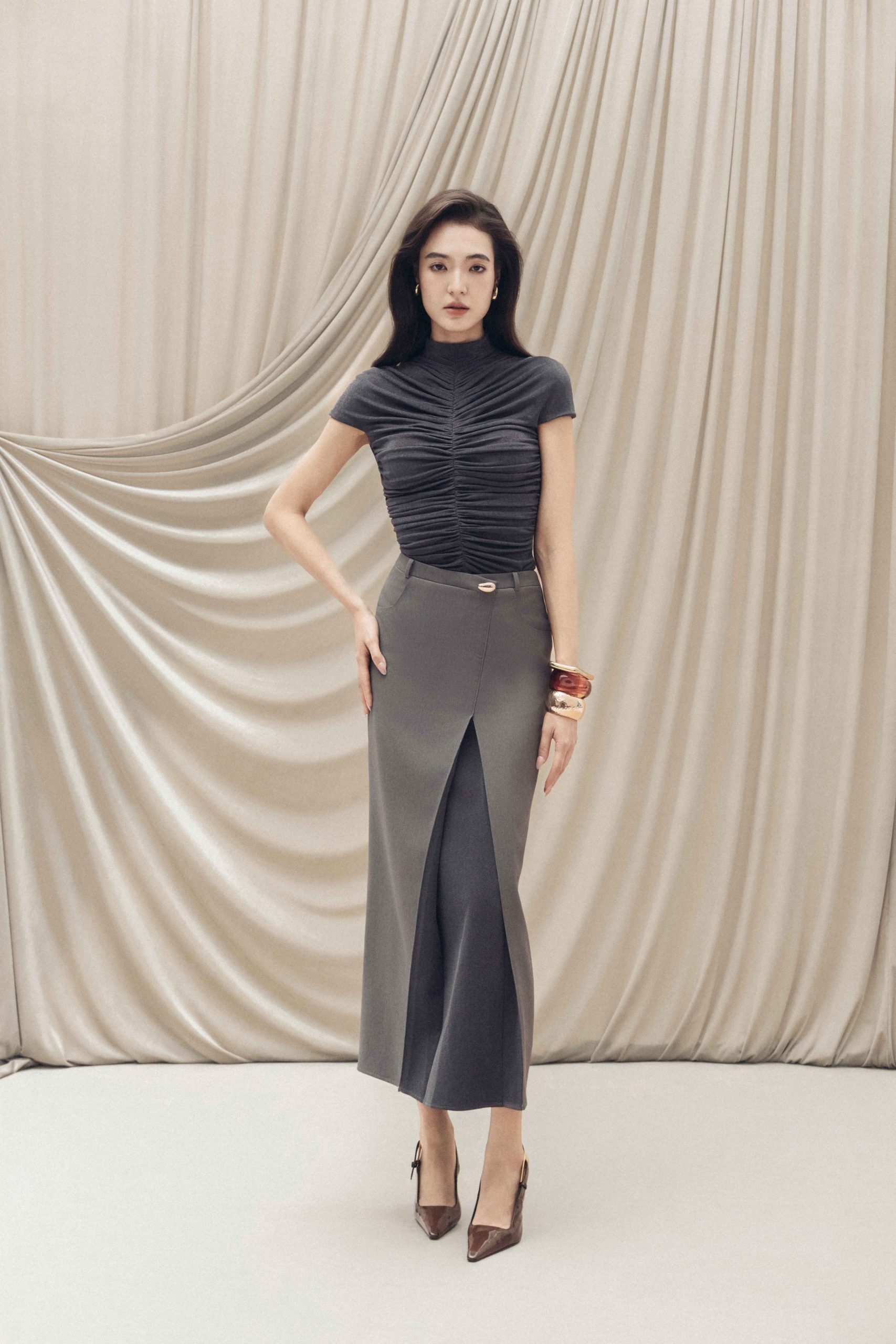 Linear-Ruching Fitted Set - Image 4